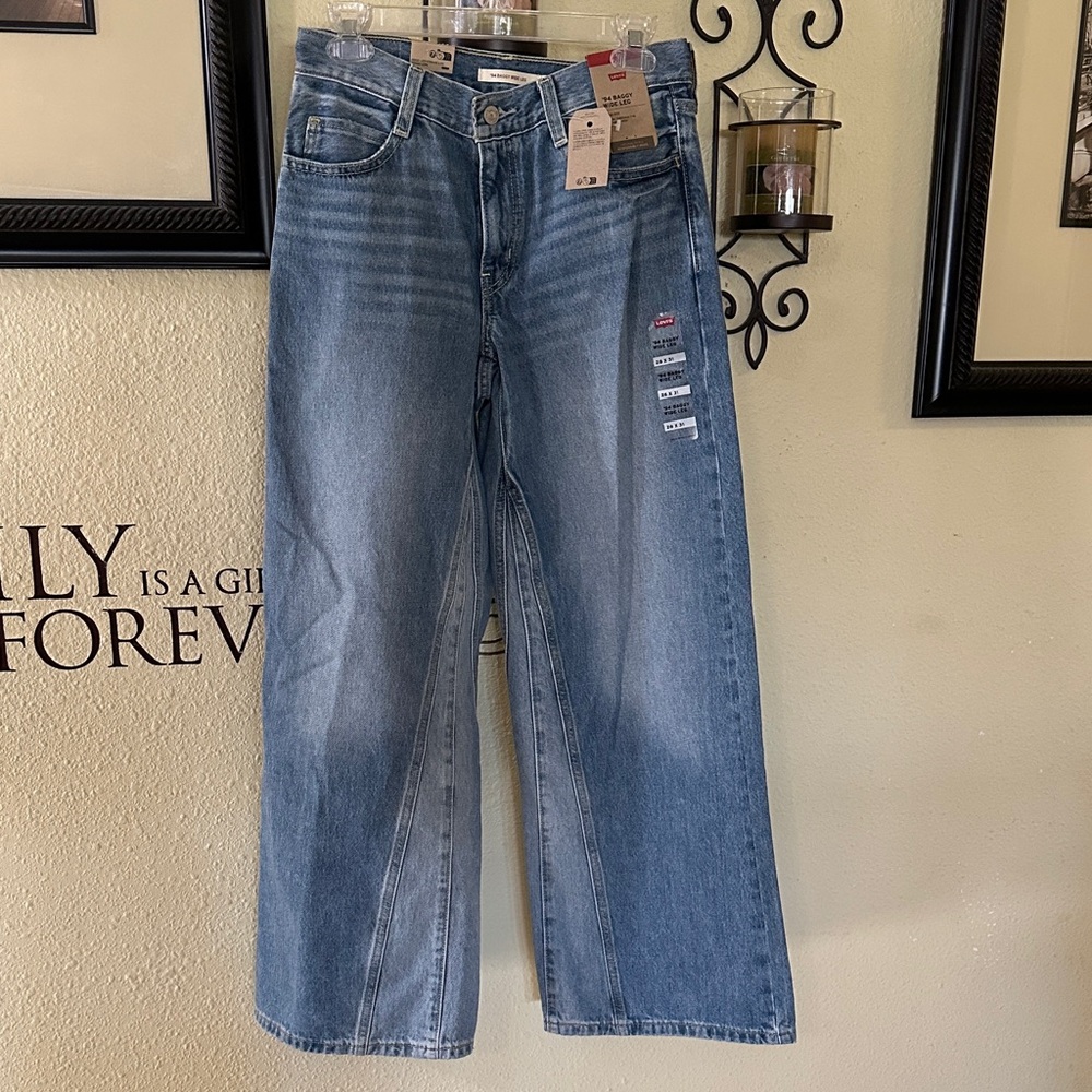 NWT Levi's Women's Sky Blue Wide Leg Jeans - Picture 3 of 9